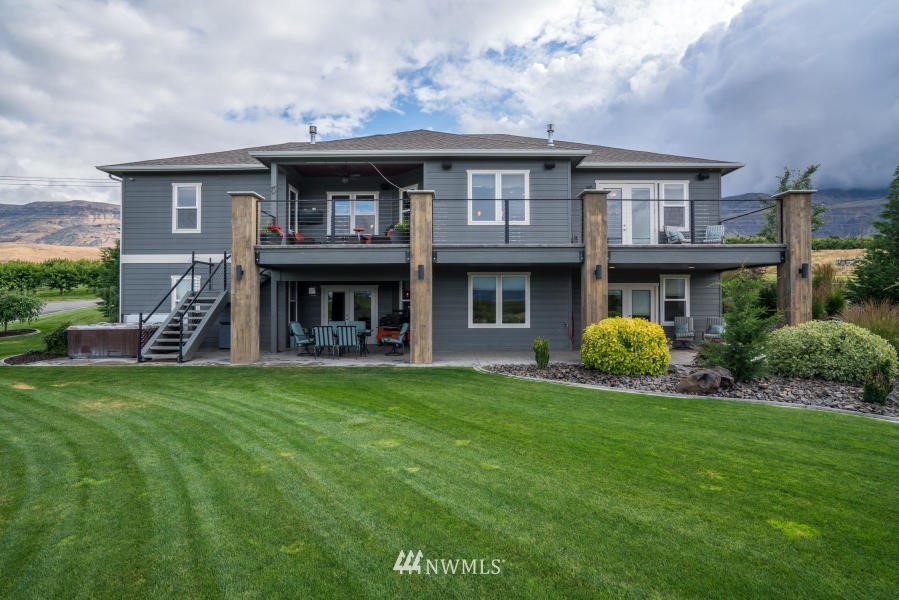 5854 Batterman Road East Wenatchee, WA 98802 - Photo 1 of 25 Gallery Image 1