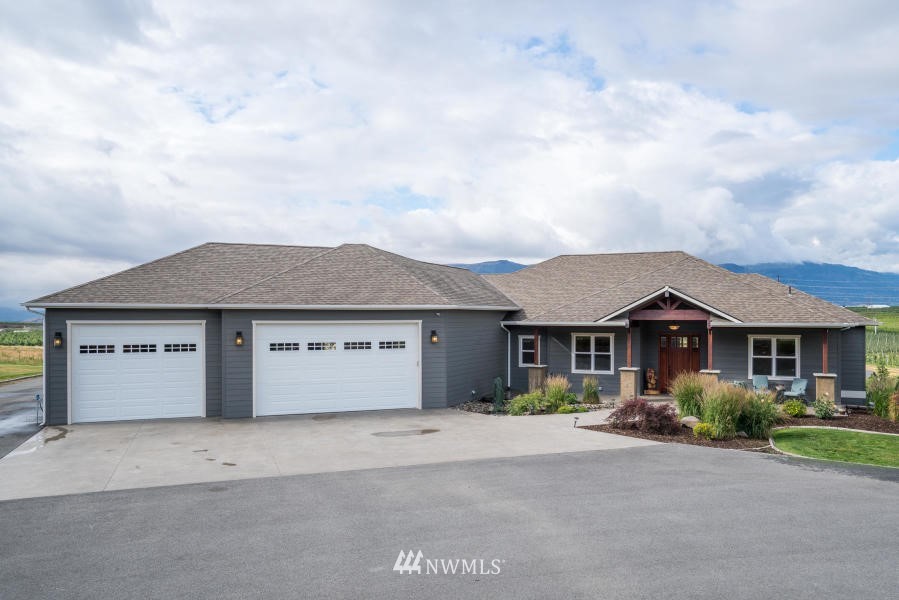 5854 Batterman Road East Wenatchee, WA 98802 - Photo 3 of 25 Gallery Image 3