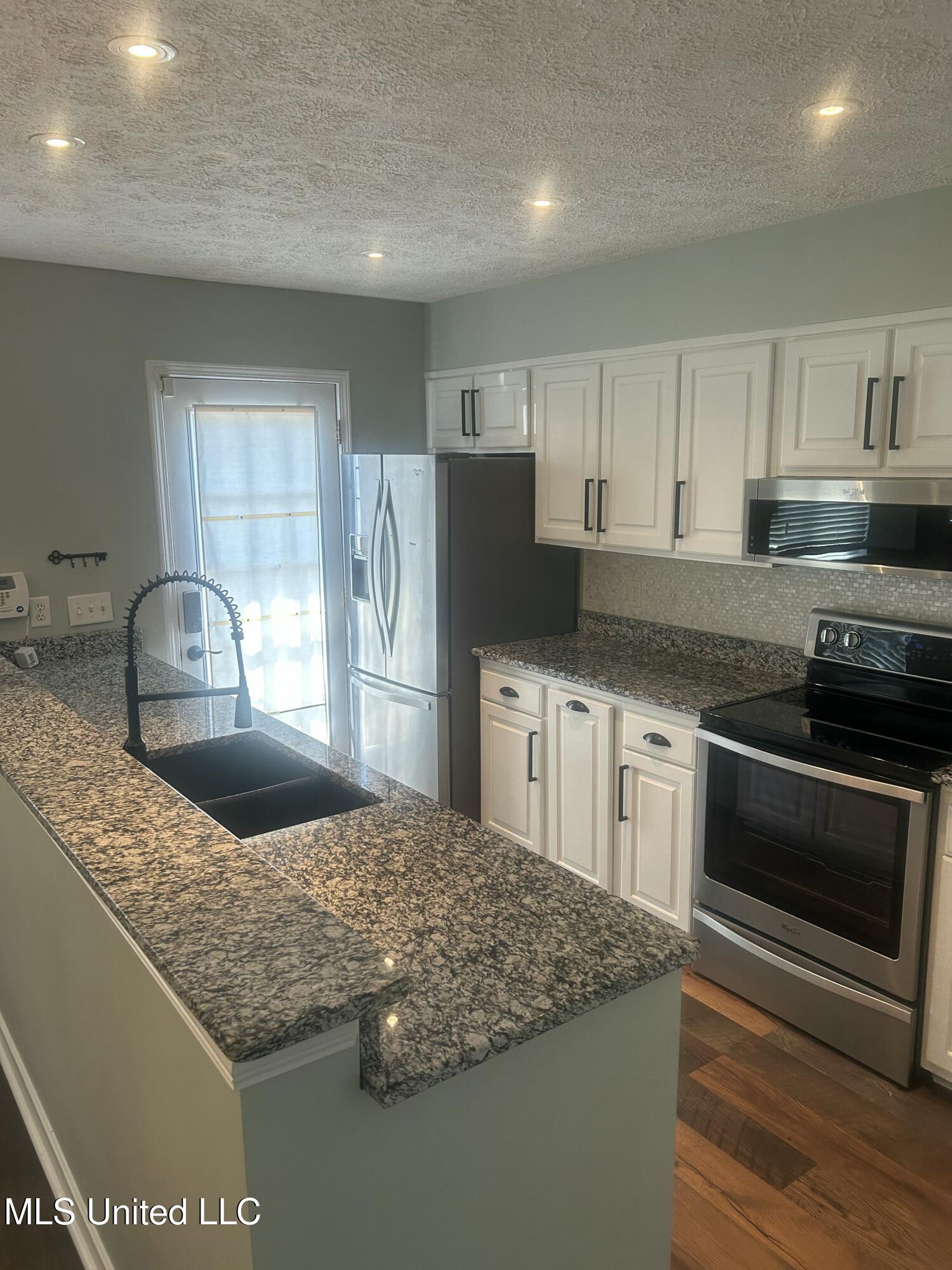 550 Post Road, Unit 806 Ridgeland, MS 39157 - Photo 15 of 39 IMG_5397