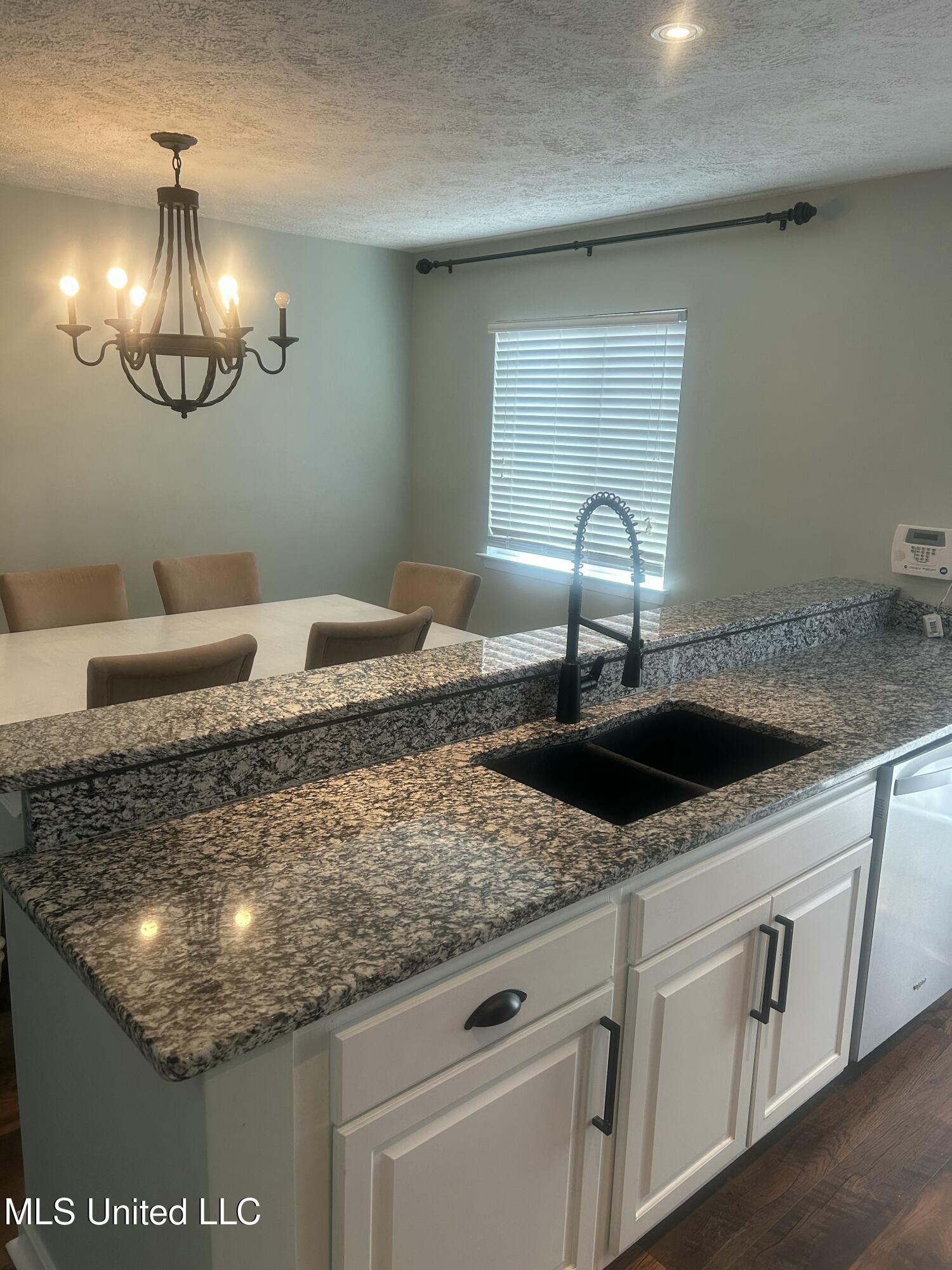 550 Post Road, Unit 806 Ridgeland, MS 39157 - Photo 17 of 39 IMG_5400