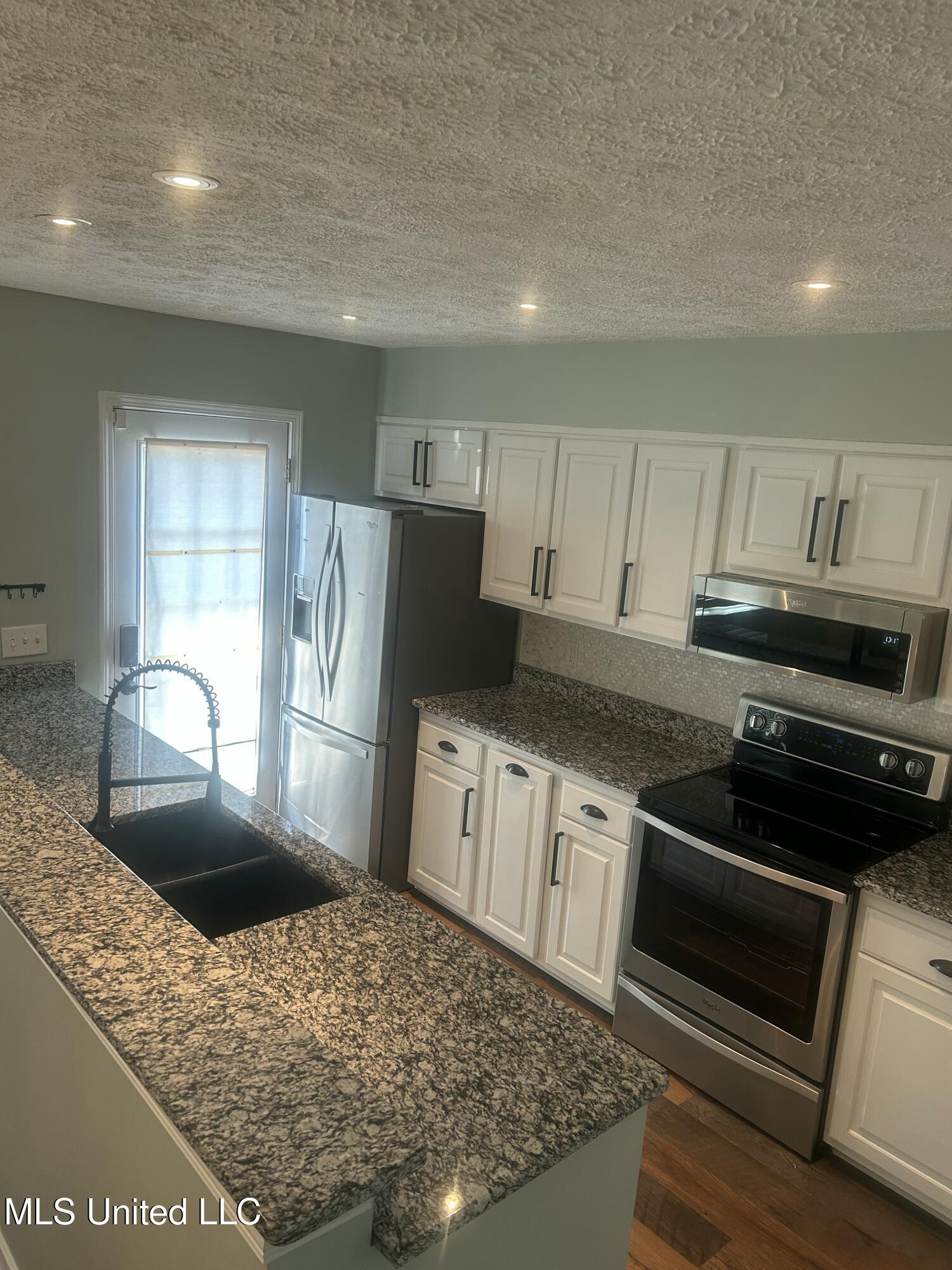 550 Post Road, Unit 806 Ridgeland, MS 39157 - Photo 18 of 39 IMG_5401