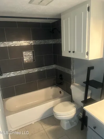 $315,000 | 550 Post Road, Unit 806, Ridgeland, MS 39157