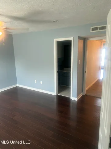 $315,000 | 550 Post Road, Unit 806, Ridgeland, MS 39157