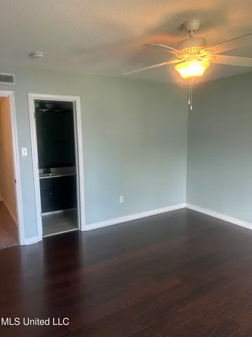 $315,000 | 550 Post Road, Unit 806, Ridgeland, MS 39157