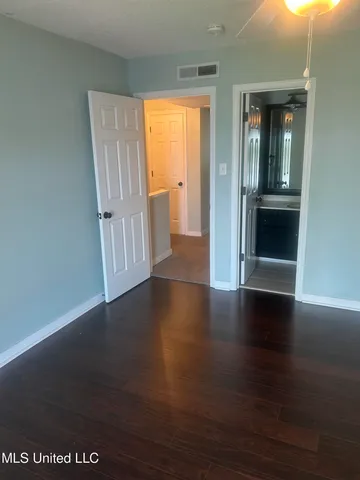 $315,000 | 550 Post Road, Unit 806, Ridgeland, MS 39157