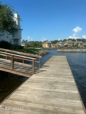 $315,000 | 550 Post Road, Unit 806, Ridgeland, MS 39157