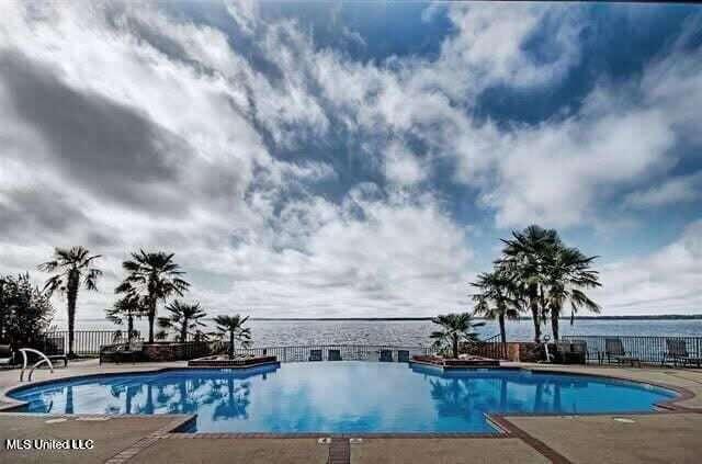 550 Post Road, Unit 806 Ridgeland, MS 39157 - Photo 38 of 39 Point Clear pool & reservoir