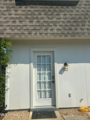 $315,000 | 550 Post Road, Unit 806, Ridgeland, MS 39157