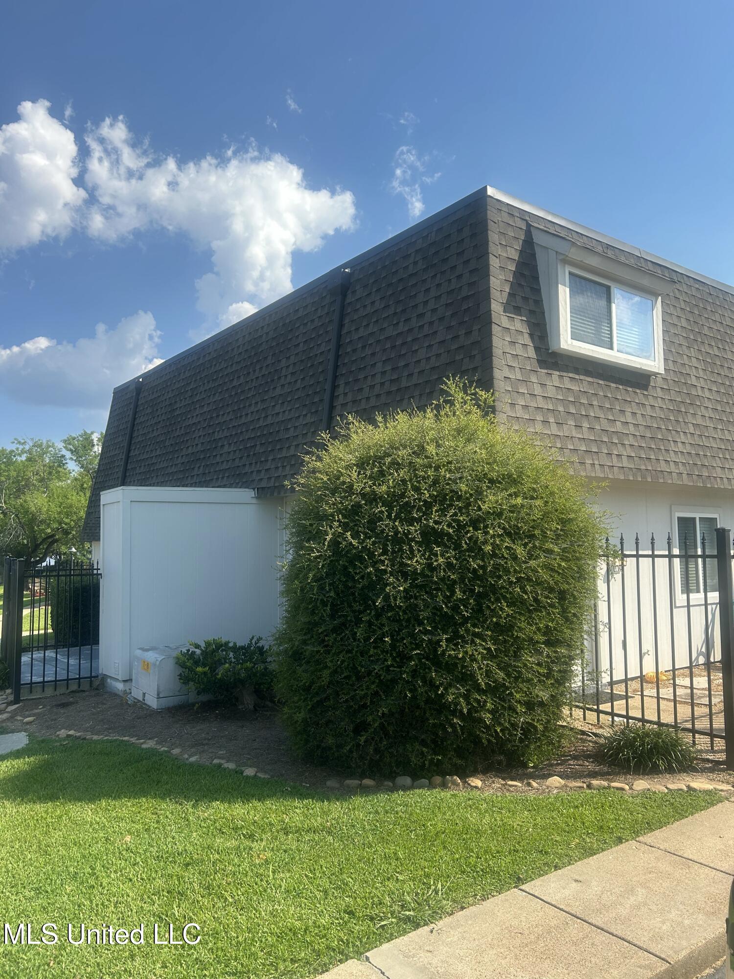 550 Post Road, Unit 806 Ridgeland, MS 39157 - Photo 6 of 39 IMG_5439