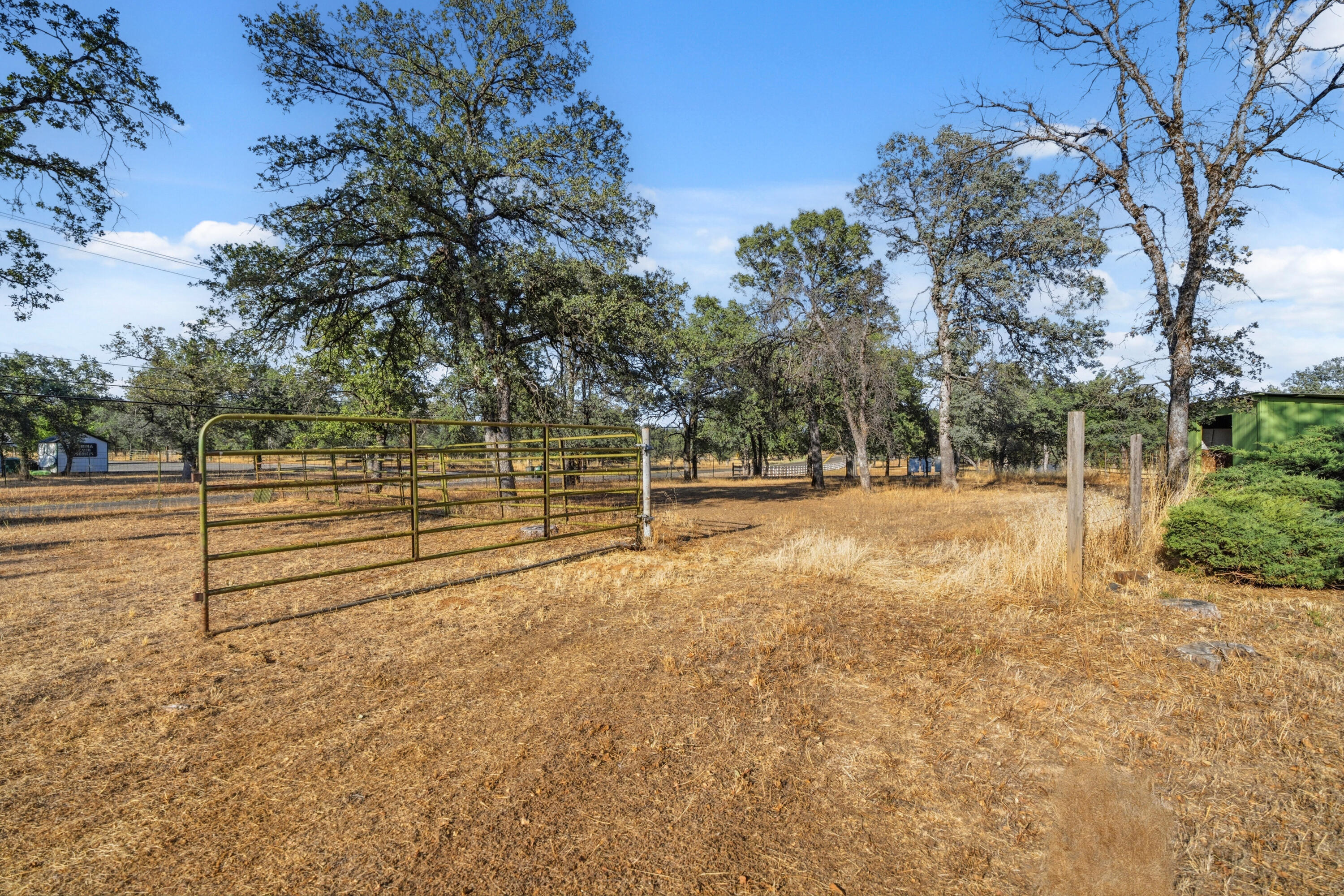 21241 Boyle Road Redding, CA 96003 - Photo 44 of 61 Fenced acreage
