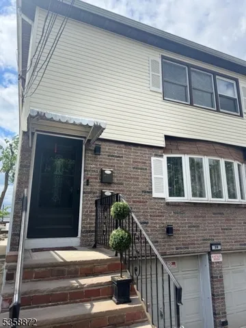 $2,500 | 39 Stecher Street, Unit 2, Newark, NJ 07112