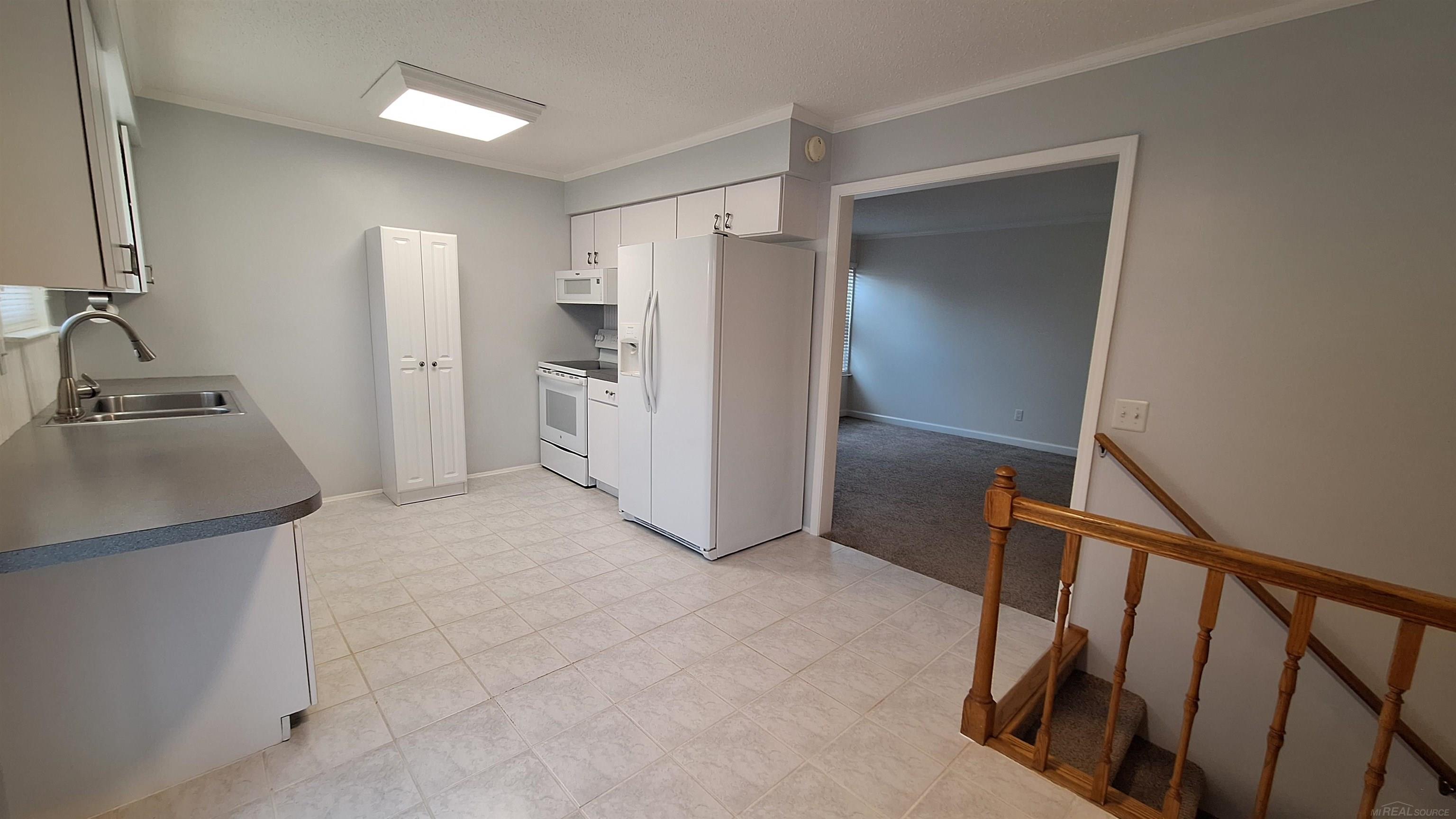 4130 Elmhurst Road Waterford, MI 48328 - Photo 7 of 27