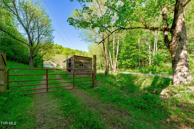 $280,000 | 1668 Fowlers Br Road, Hiltons, VA 24258