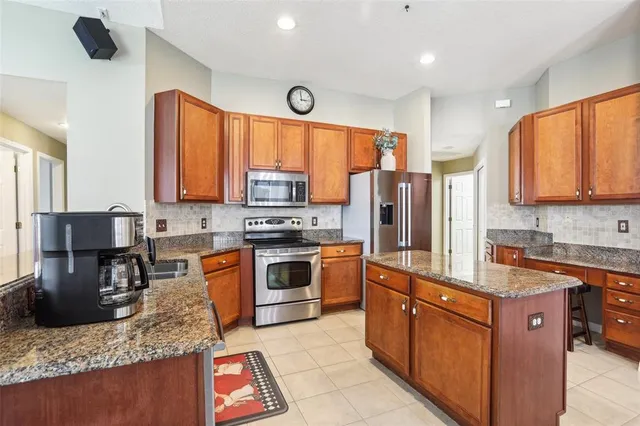 $525,000 | 5119 Whispering Leaf Trail, Valrico, FL 33596