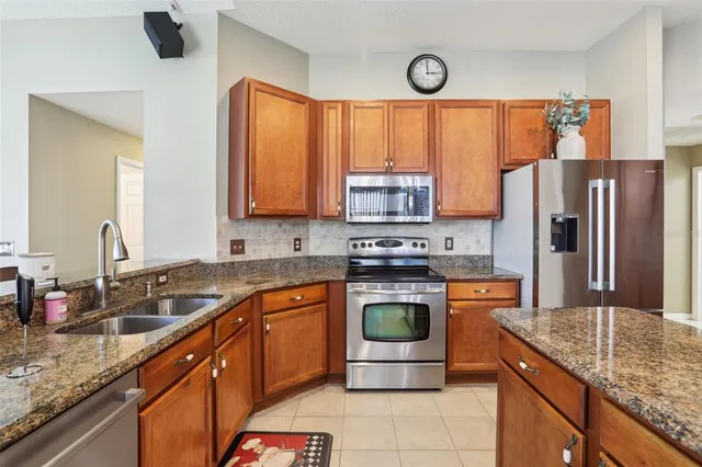 $525,000 | 5119 Whispering Leaf Trail, Valrico, FL 33596