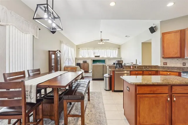 $525,000 | 5119 Whispering Leaf Trail, Valrico, FL 33596