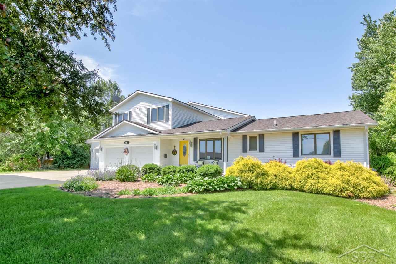3411 Hackett Road Saginaw, MI 48603 - Photo 1 of 36 31383472.JPG