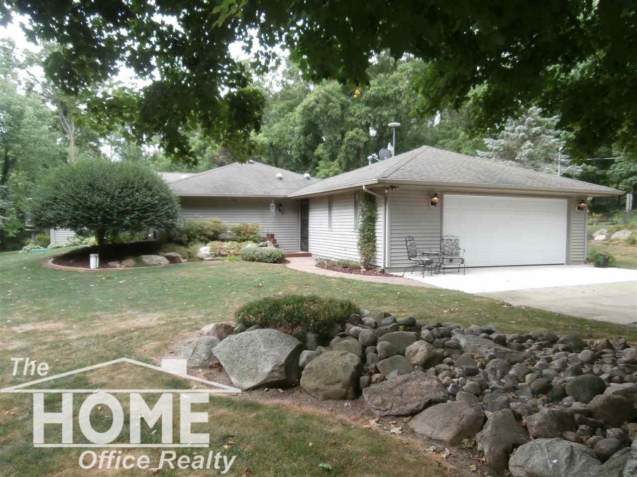 2860 Lyons Road Owosso, MI 48867 - Photo 4 of 37