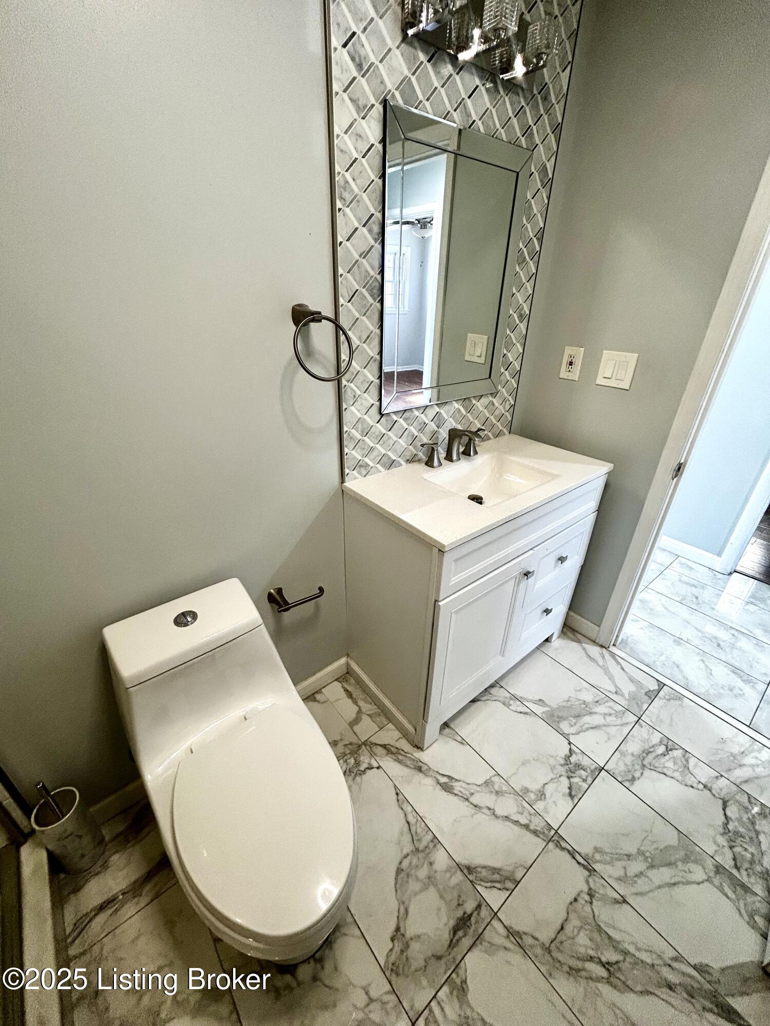 5221 Layne Road Louisville, KY 40219 - Photo 15 of 35 sd