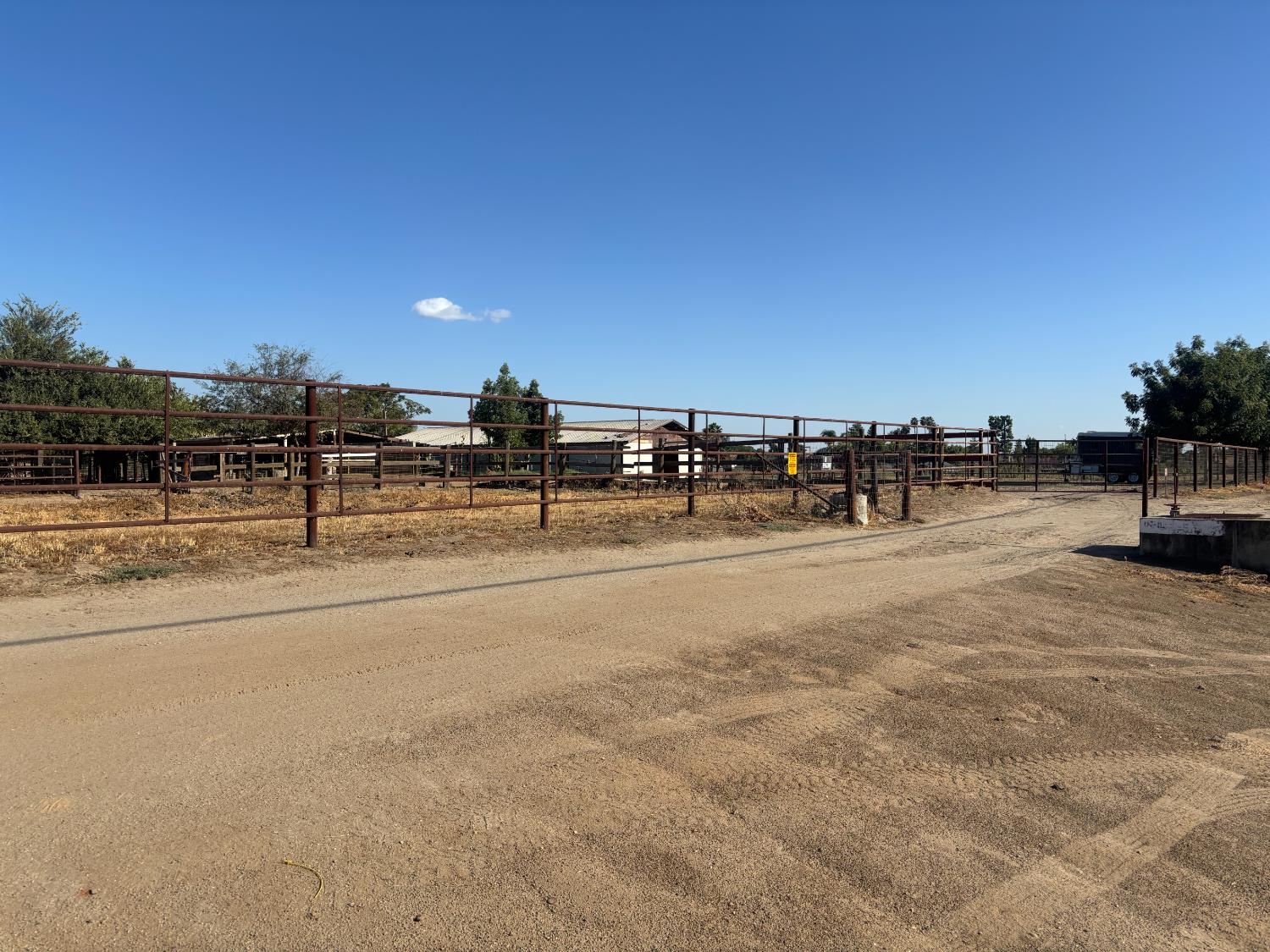 19317 East Parlier Avenue Reedley, CA 93654 - Photo 26 of 36 a view of outdoor space with seating