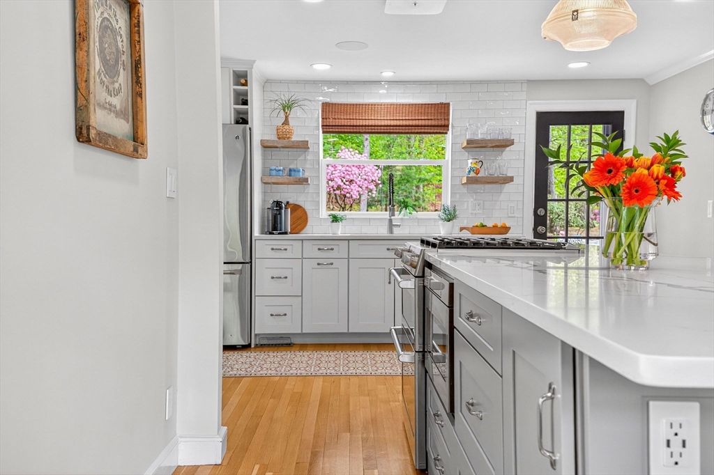 26 Hobart Road Wellesley, MA 02482 - Photo 11 of 34 Gallery Image 11