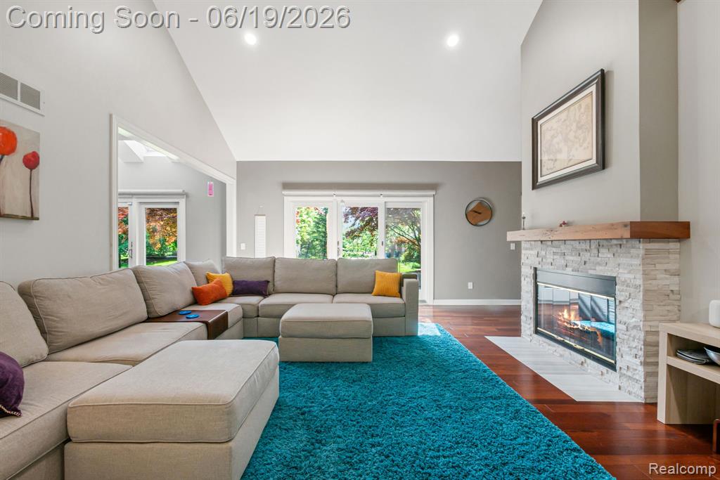 1902 Grayslake Drive Rochester Hills, MI 48306 - Photo 21 of 76
