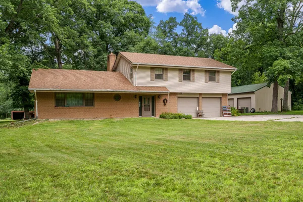 $649,900 | 530 Kelly Road, Caledonia, IL 61011