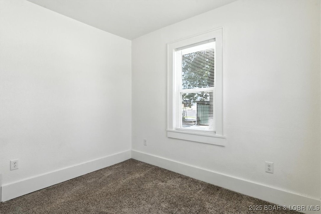 920 East North Street Eldon, MO 65026 - Photo 29 of 42