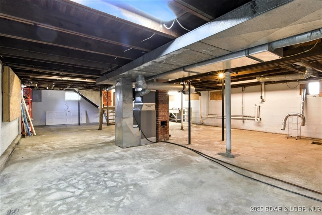 920 East North Street Eldon, MO 65026 - Photo 35 of 42 Lots of storage