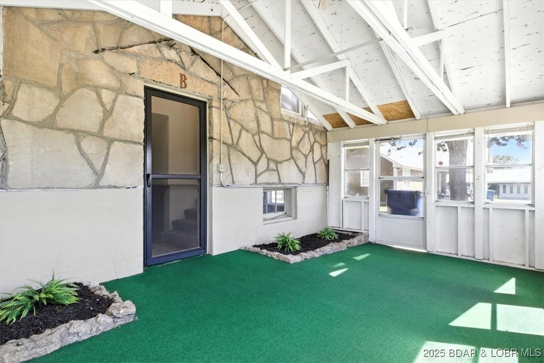 920 East North Street Eldon, MO 65026 - Photo 36 of 42 Screened-in porch