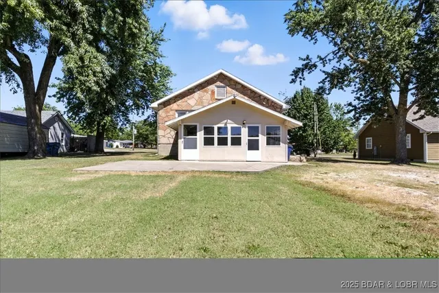 $215,000 | 920 East North Street, Eldon, MO 65026