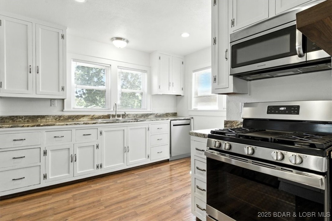 920 East North Street Eldon, MO 65026 - Photo 5 of 42 Updated appliances