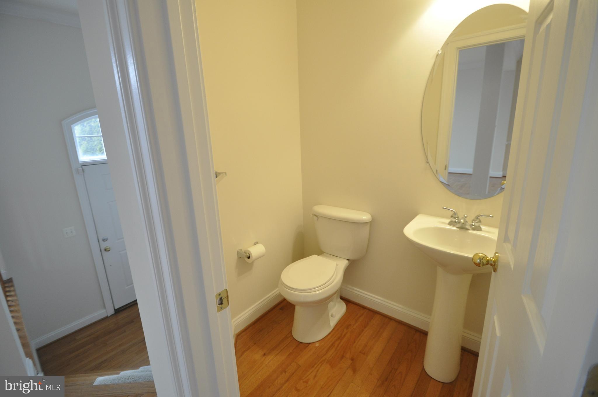 23049 Birch Mead Road Clarksburg, MD 20871 - Photo 8 of 26 MAin Level 1/2 bath