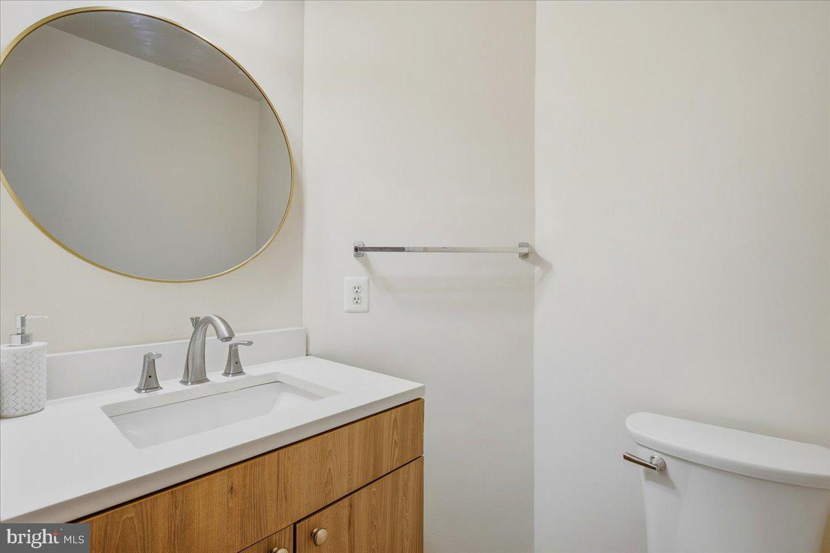 6903 Bock Road Fort Washington, MD 20744 - Photo 19 of 49 Main Level Powder Room
