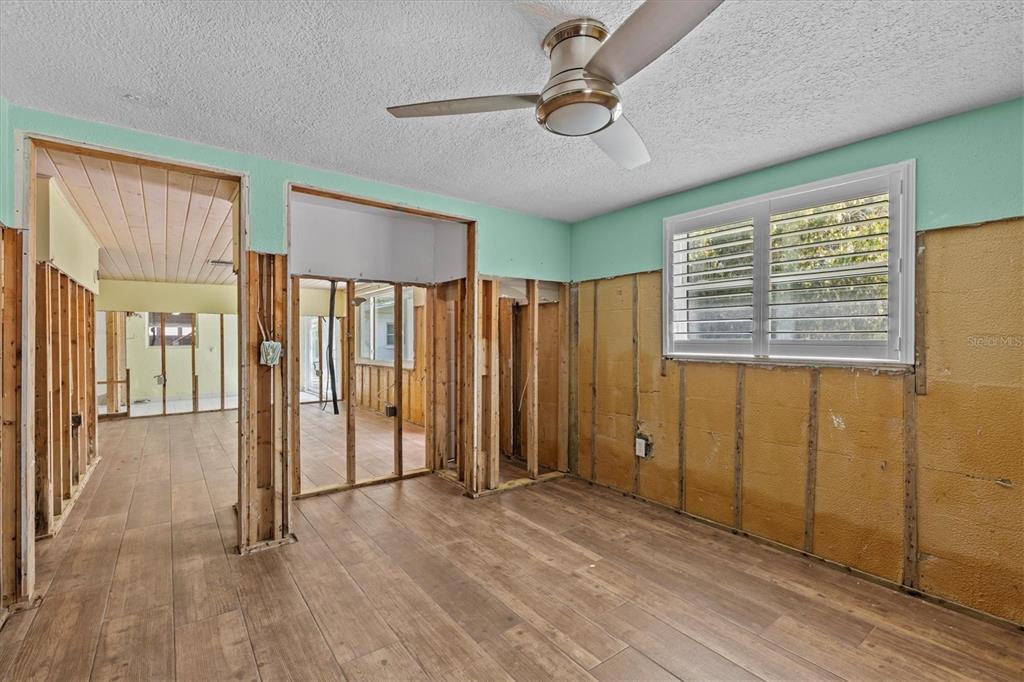 6090 Waverly Road Weeki Wachee, FL 34607 - Photo 33 of 40 Gallery Image 33