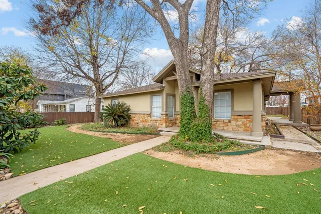 $3,200 | 912 Mansell Avenue, Austin, TX 78702