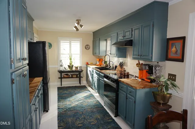 $555,000 | 5013 Hollyridge Drive, Raleigh, NC 27612