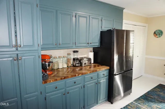 $555,000 | 5013 Hollyridge Drive, Raleigh, NC 27612