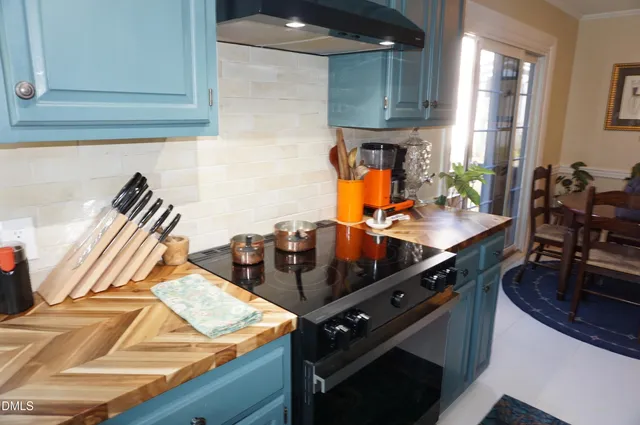 $555,000 | 5013 Hollyridge Drive, Raleigh, NC 27612