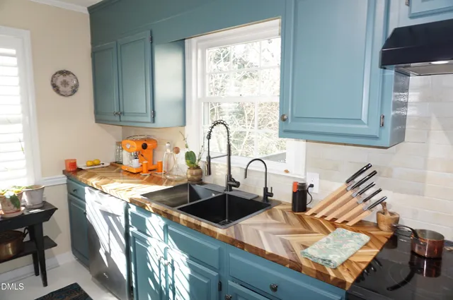 $555,000 | 5013 Hollyridge Drive, Raleigh, NC 27612