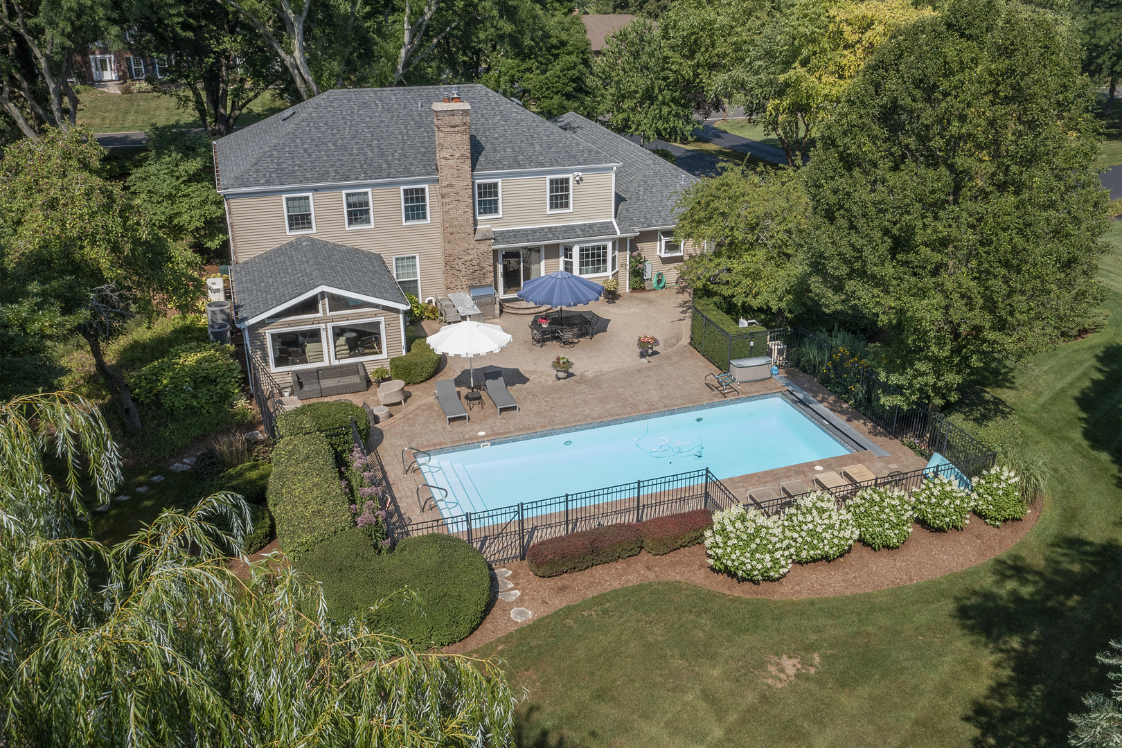 857 Kilrenny Inverness, IL 60067 - Photo 3 of 48 an aerial view of a house with yard
