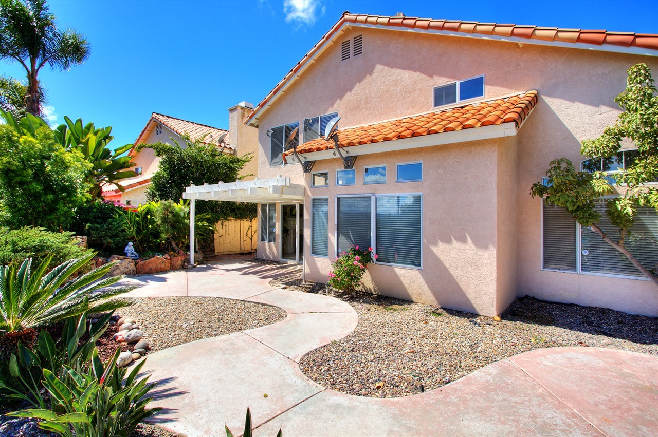 1772 Crystal Ridge Way Vista, CA 92081 - Photo 22 of 25 Gallery Image 22