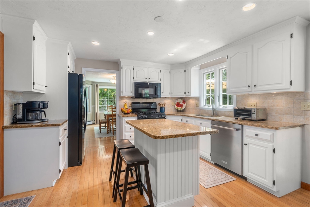 2 Angelo Way Franklin, MA 02038 - Photo 9 of 42