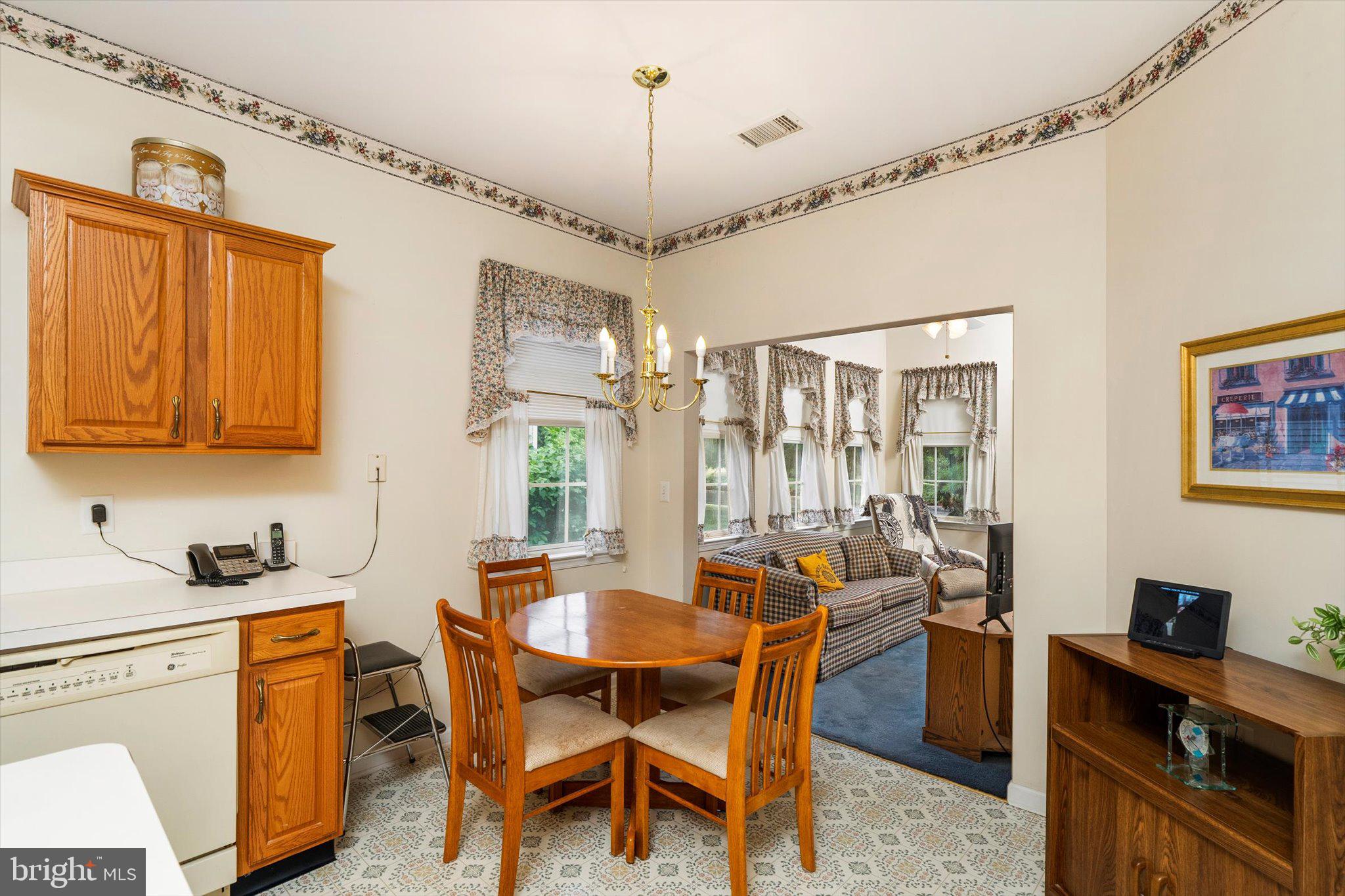 10 Hummingbird Drive Hamilton, NJ 08690 - Photo 10 of 27
