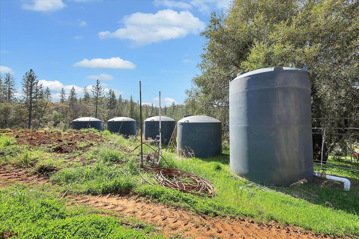 23003 Pleasant Valley Road North San Juan, CA 95960 - Photo 43 of 47 a view of a back yard