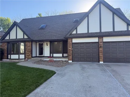 $570,000 | 11721 Hemlock Street, Overland Park, KS 66210