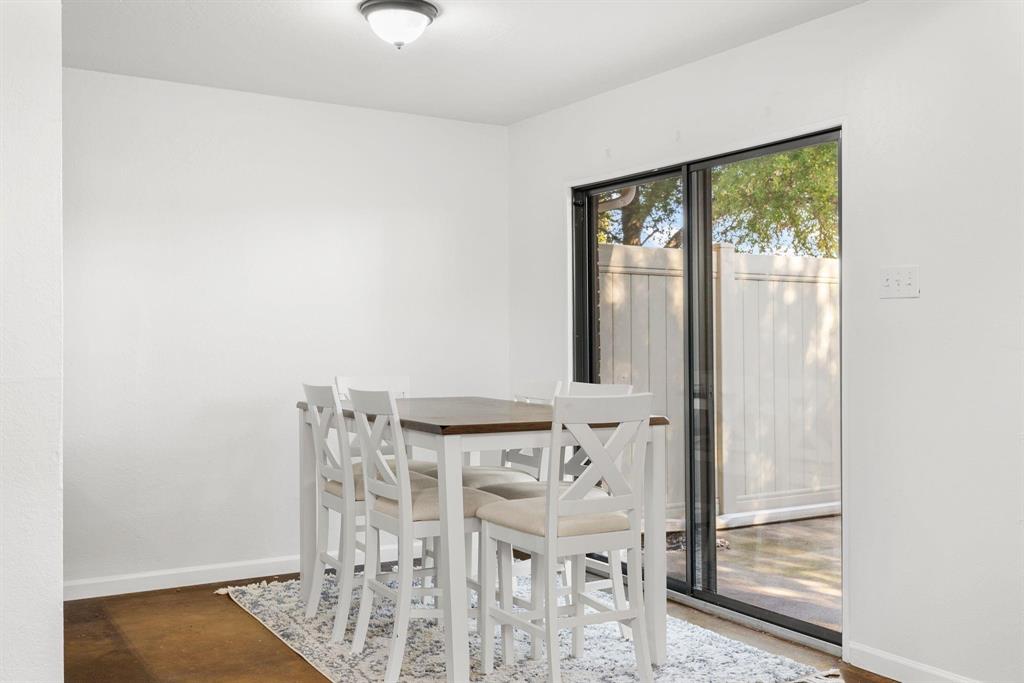 2240 Tarpley Road, Unit 484 Carrollton, TX 75006 - Photo 9 of 20 a view of balcony with furniture