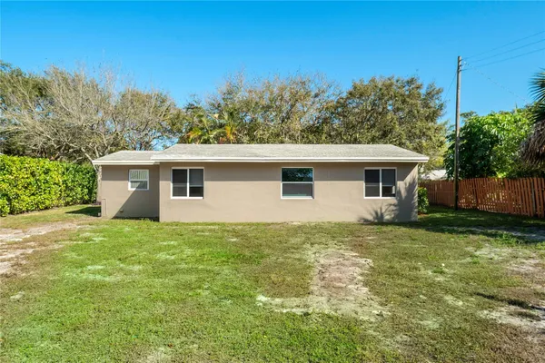 $3,300 | 1634 Northeast 3rd Avenue, Delray Beach, FL 33444
