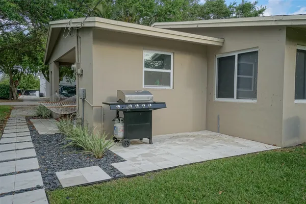 $3,300 | 1634 Northeast 3rd Avenue, Delray Beach, FL 33444