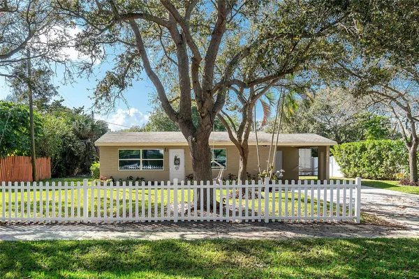 $3,300 | 1634 Northeast 3rd Avenue, Delray Beach, FL 33444